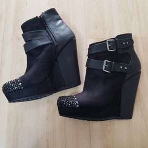 Mossimo wedge ankle boots